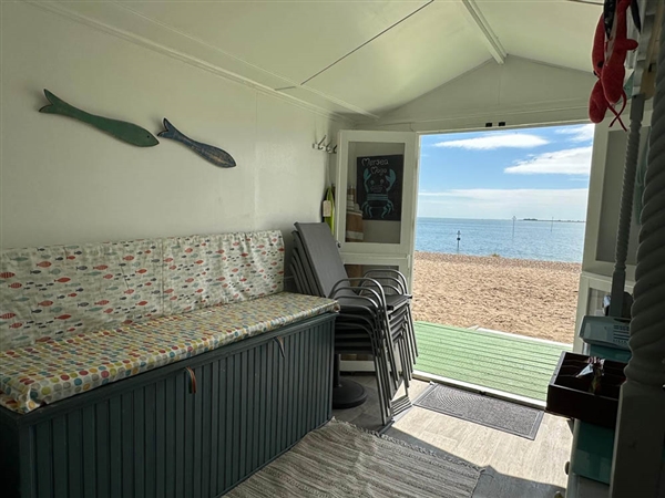 Mersea Mogo 179