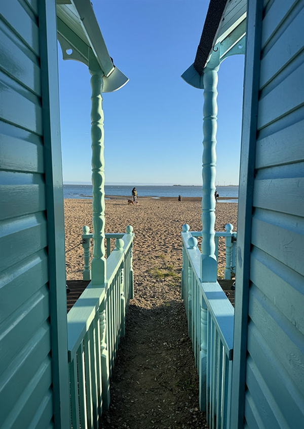 Little Seafoam Beach Hut