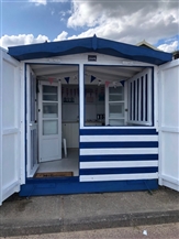 Frinton Beach Hut 284