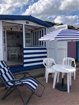 Frinton Beach Hut 284